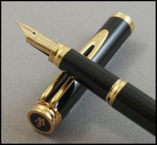 Vintage Waterman Gentleman Black Lacquer And Gold Fountain Pen