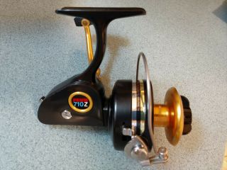 Vintage Penn 710z Spinning Fishing Reel Gold / Black Perfect Usa