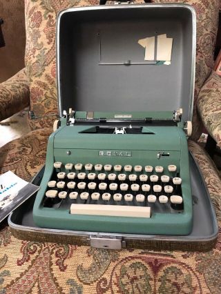 Vintage Royal Quiet Deluxe Portable Typewriter W/case & Instructions