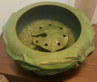 Antique Vintage Pereco Peters & Reed Pottery Frog Leaf Bowl Matte Green Lily Pad