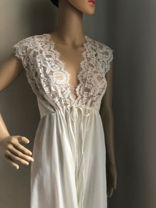 Claire Sandra By Lucie Ann Beverly Hills Eyelash Lace Nightgown Full Sweep