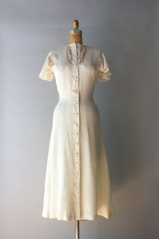 1930s White Cotton Day Dress Flutter Sleeves Lace and Studs 30s Vintage Dress 2