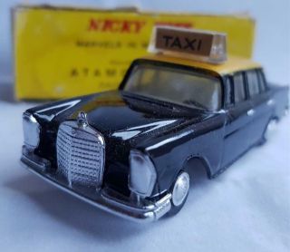 Nicky Toys Vintage Model Car 051 - Mercedes Benz Taxi - Black/yellow