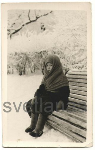 1943 Winter Wwii Siege Leningrad Little Girl Child Fur Coat Valenki Soviet Photo