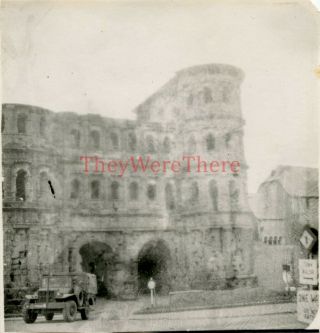 Wwii Photo - 1st Bn Aid/1306th E - Us Army Jeep & Castle - Belgium/ Germany