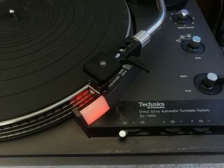 Vtg.  TECHNICS SL - 1900 Turntable w/ SHURE V15 RS Cartridge Stylus.  Great 6