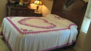 Gorgeous Vintage Full Size Chenille Bedspread Pretty Purple Heart Flowers Loops