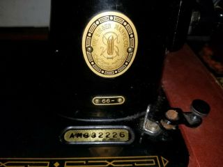 1957 Vintage Singer 99K Portable Sewing Machine Model 99 - 31 W/Case. 3