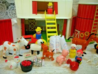 Vintage Fisher Price Little People Play Family Farm Barn 2501 PINK PIG 26pcs 2