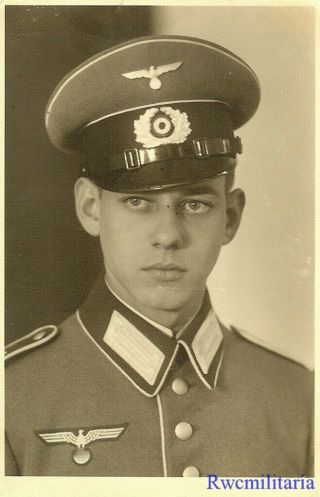 Port.  Photo: Studio Pic Wehrmacht Soldier In Dress Uniform (2)