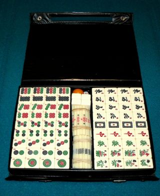 Vintage 1960s/70s : Engraved Mah Jong Set : Tiles @ Chinese Rules