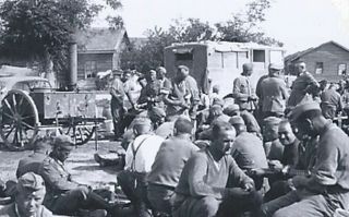 German Ww2 Photo Heer Soldiers Group Field Kitchen Set Up In Camp 2