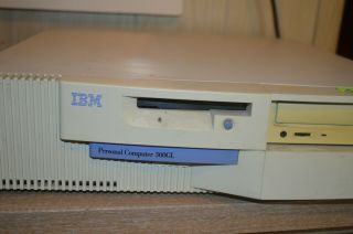 Vintage IBM Personal Computer 300PL Pentium MMX,  600/166 MHz,  HD 2.  5GB 3