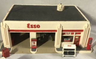 Vintage HO Scale Esso Gas / Service Station Diorama Railroad Layout 2