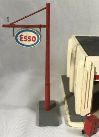 Vintage HO Scale Esso Gas / Service Station Diorama Railroad Layout 6