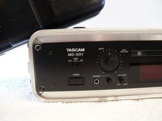 Tascam MD - 501 Mini Disc Recorder Vintage Rack Mount In Hard Case Powers On 2