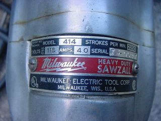 VINTAGE MILWAUKEE SAWZALL W/ CASE,  BLADES AND INSTRUCTIONS MODEL 414 6