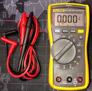 Fluke 117 Digital Multimeter w/ Non - Contact Voltage,  Fluke TL75 Leads 2