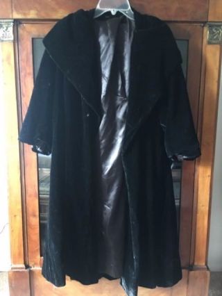 Vintage Union Made Black Velvet Cloak Cape With 1/2 Sleeve