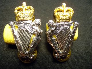 Irish Regiment Of Canada Post Ww Ii Collar Badges Q.  44 Regt Canadian Army