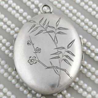 Antique Victorian Sterling Silver Aesthetic Forget Me Not Flower Glass Locket
