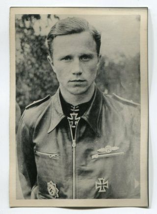German Wwii Small Size Photo: Luftwaffe Flying Ace With Knight 