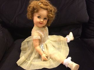 Vintage Shirley Temple Doll With Extra Outfits.  Sleepy Eyes.  18” 1950 19