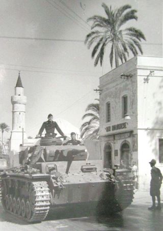 Wwii B&w Photo German Panzer In Tunisia Ww2 World War Two Wehrmacht / 4094