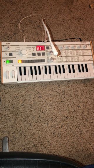 Korg Microkorg S Synthesizer Vocoder W/mic.  Rarely And Need To Sell It.