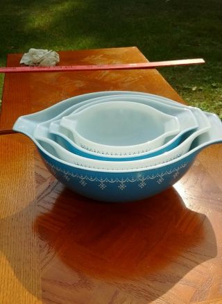 Vintage Pyrex Snowflake Blue Garland Cinderella Mixing Bowls 441 - 444 Set Of 4