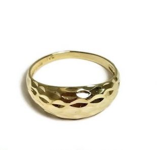 Vintage Hammered Dome Cocktail Ring In 10k Yellow Gold,  7.  3 Mm,  1.  3 Grams