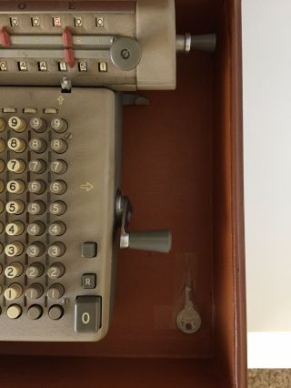 Vintage Monroe Calculating Adding Machine LN 160X 4