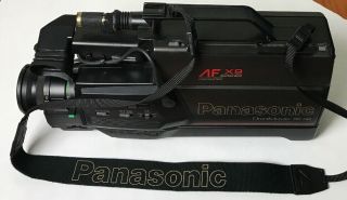 Vintage Panasonic AF X8 CCD OmniMovie VHS HQ Camcorder PV - 420D W/ Hard Case 2