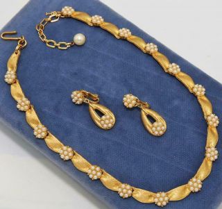 Lovely Vtg Signed Crown Trifari Gold Tone Fx Pearl Necklace Earring Set An68