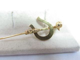 VINTAGE 18K YELLOW GOLD PIN WITH HORSESHOE AND CROP 3