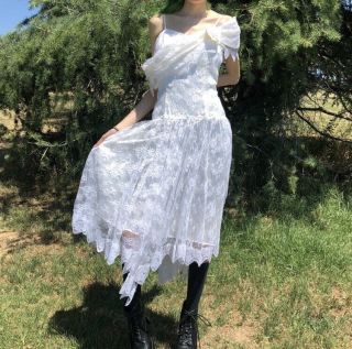 Vintage Gunne Sax 70’s 80’s White Lace Asymmetrical Wedding Dress Size 5/6