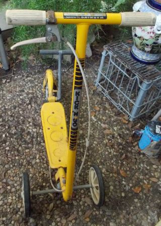 VINTAGE 1970 ' s HONDA KICK - N - GO Yellow SCOOTER 3 WHEELER Great 2