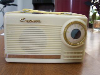 Vintage Crown Personal Radio Model Pr - 530