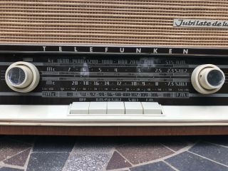 Vintage Telefunken Jubilate de Luxe model 5461W West Germany Tube Radio 3