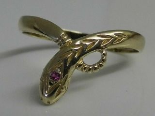 AN EXQUISITE VINTAGE HALLMARKED 9ct SOLID GOLD & RUBY SNAKE RING UK Size Q 2