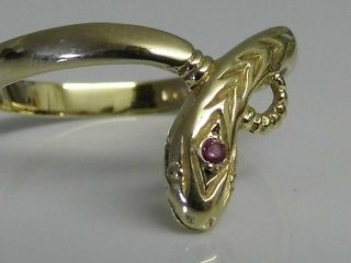 AN EXQUISITE VINTAGE HALLMARKED 9ct SOLID GOLD & RUBY SNAKE RING UK Size Q 3