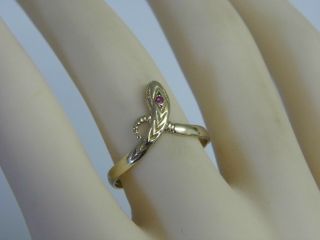 AN EXQUISITE VINTAGE HALLMARKED 9ct SOLID GOLD & RUBY SNAKE RING UK Size Q 8