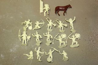 Marx Vintage " Wagon Train Cream Colored Indians " Hard To Find And Rare