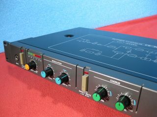 Boss CE - 300 Analog Chorus Vintage Analog 80s Rack Perfect 6