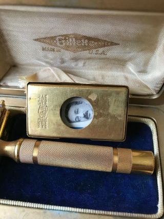 Vintage Safety Razor Set Gillette With One Blue Blade Antique 2