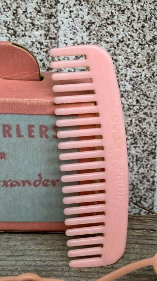 VINTAGE MADAME ALEXANDER COMB AND CURLER SET IN CARDBOARD CARRYING BOX 2