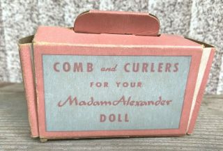 VINTAGE MADAME ALEXANDER COMB AND CURLER SET IN CARDBOARD CARRYING BOX 5