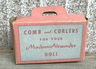 VINTAGE MADAME ALEXANDER COMB AND CURLER SET IN CARDBOARD CARRYING BOX 7