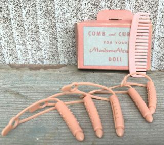 VINTAGE MADAME ALEXANDER COMB AND CURLER SET IN CARDBOARD CARRYING BOX 8
