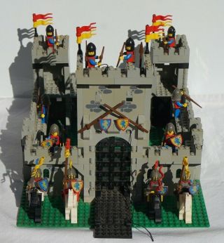 Lego | 6080 | Vintage | Castle | Lion Knights | King 